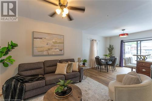 131 Ross Street, Welland, ON - Indoor Photo Showing Living Room