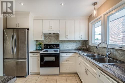 30 Rosewood Avenue, Welland, ON - Indoor Photo Showing Kitchen With Double Sink