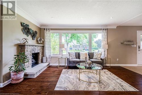 30 Rosewood Avenue, Welland, ON - Indoor Photo Showing Living Room With Fireplace