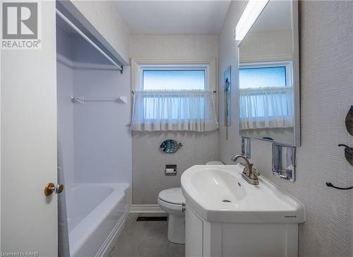 32 Gibson Drive, Simcoe, ON - Indoor Photo Showing Bathroom