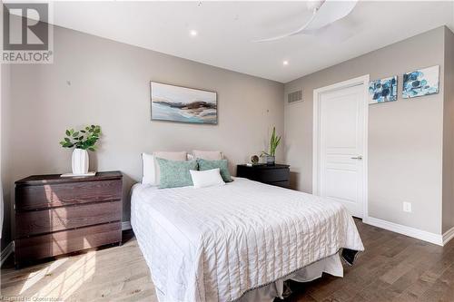 2086 Ghent Avenue Unit# 37, Burlington, ON - Indoor Photo Showing Bedroom