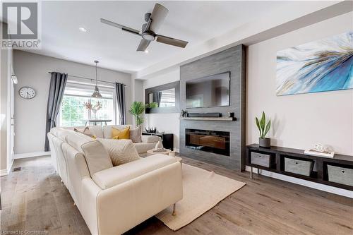 2086 Ghent Avenue Unit# 37, Burlington, ON - Indoor Photo Showing Living Room With Fireplace