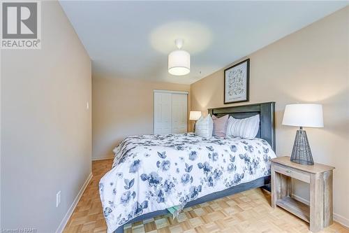 5010 Brady Avenue, Burlington, ON - Indoor Photo Showing Bedroom