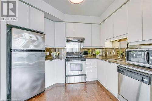 70 Absolute Avenue Unit# 1506, Mississauga, ON - Indoor Photo Showing Kitchen