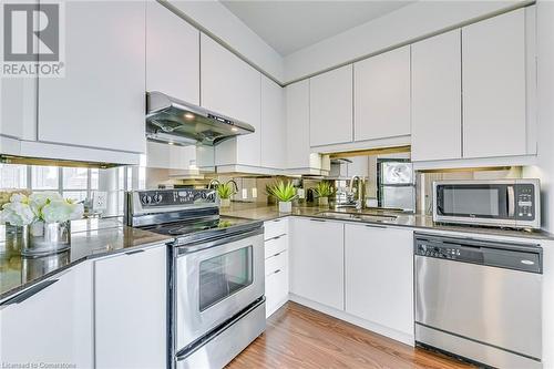 70 Absolute Avenue Unit# 1506, Mississauga, ON - Indoor Photo Showing Kitchen