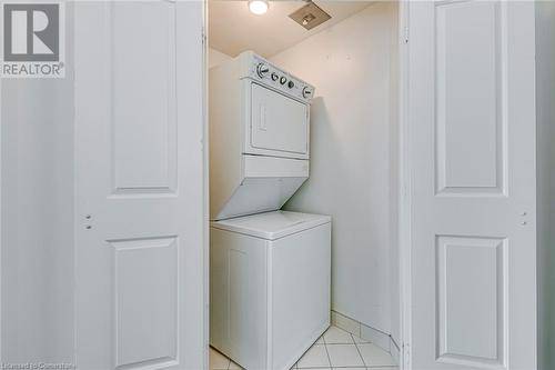 70 Absolute Avenue Unit# 1506, Mississauga, ON - Indoor Photo Showing Laundry Room