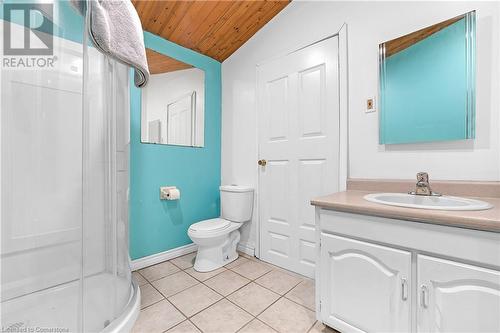 94 East 35Th Street, Hamilton, ON - Indoor Photo Showing Bathroom