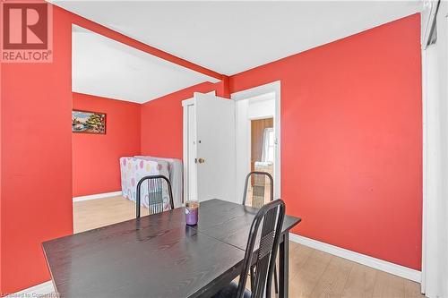 94 East 35Th Street, Hamilton, ON - Indoor Photo Showing Dining Room