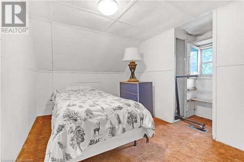 94 East 35Th Street, Hamilton, ON - Indoor Photo Showing Bedroom