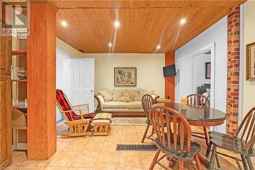 94 East 35Th Street, Hamilton, ON - Indoor Photo Showing Dining Room