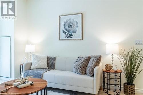 125 Wilson Street W Unit# 216, Ancaster, ON - Indoor Photo Showing Living Room