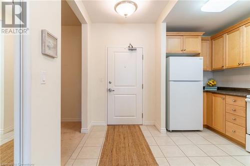 125 Wilson Street W Unit# 216, Ancaster, ON - Indoor Photo Showing Kitchen