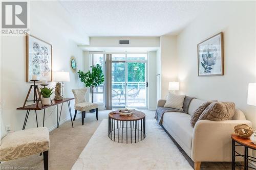 125 Wilson Street W Unit# 216, Ancaster, ON - Indoor Photo Showing Living Room