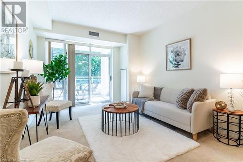 125 Wilson Street W Unit# 216, Ancaster, ON - Indoor Photo Showing Living Room