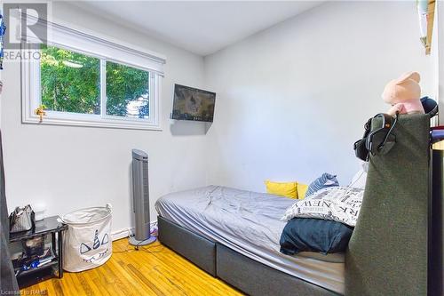 191 Margaret Avenue, Hamilton, ON - Indoor Photo Showing Bedroom