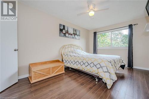 1548 Newlands Crescent Unit# 14, Burlington, ON - Indoor Photo Showing Bedroom