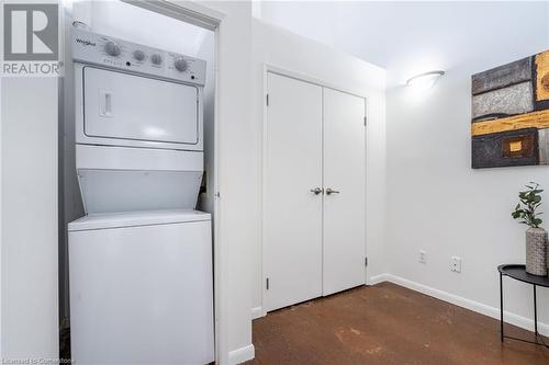 11 Rebecca Street Unit# 401, Hamilton, ON - Indoor Photo Showing Laundry Room