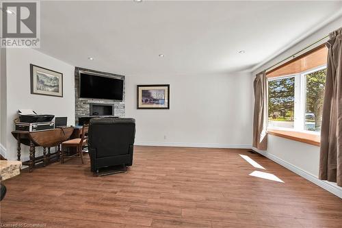 4 Markham Crescent, Hamilton, ON - Indoor With Fireplace