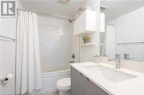 3200 Dakota Common Unit# B717, Burlington, ON - Indoor Photo Showing Bathroom