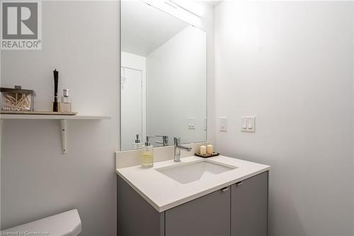 3200 Dakota Common Unit# B717, Burlington, ON - Indoor Photo Showing Bathroom