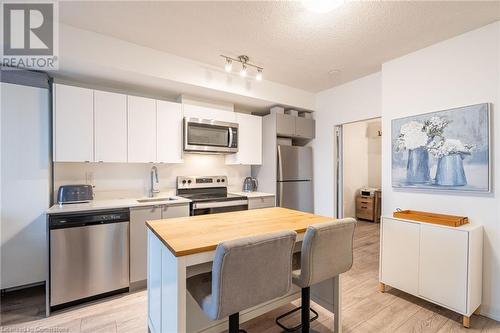 3200 Dakota Common Unit# B717, Burlington, ON - Indoor Photo Showing Kitchen With Stainless Steel Kitchen