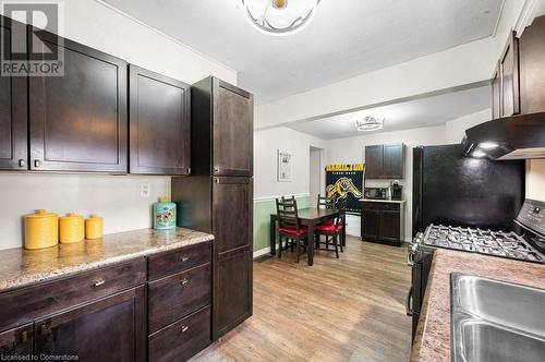 145 Weir Street N, Hamilton, ON - Indoor Photo Showing Kitchen