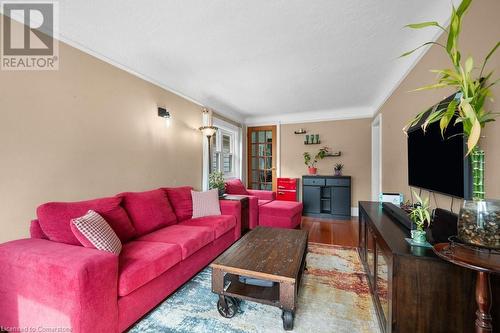 145 Weir Street N, Hamilton, ON - Indoor Photo Showing Living Room