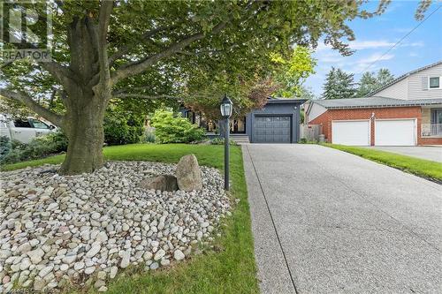 19 Minstrel Court, Hamilton, ON - Outdoor