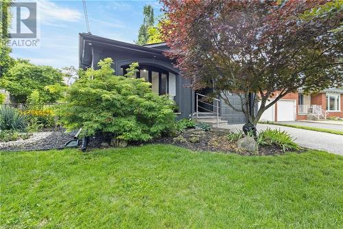 19 Minstrel Court, Hamilton, ON - Outdoor