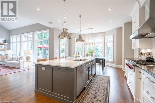 257 Surrey Drive, Oakville, ON - Indoor Photo Showing Kitchen With Upgraded Kitchen