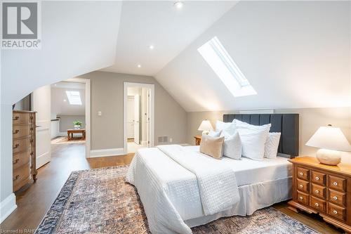 257 Surrey Drive, Oakville, ON - Indoor Photo Showing Bedroom