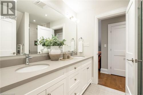 257 Surrey Drive, Oakville, ON - Indoor Photo Showing Bathroom