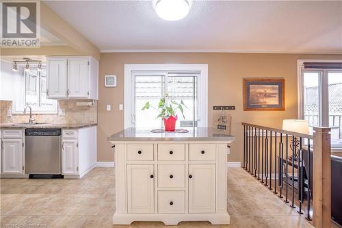 89 Queen Street S, Thorold, ON - Indoor Photo Showing Kitchen