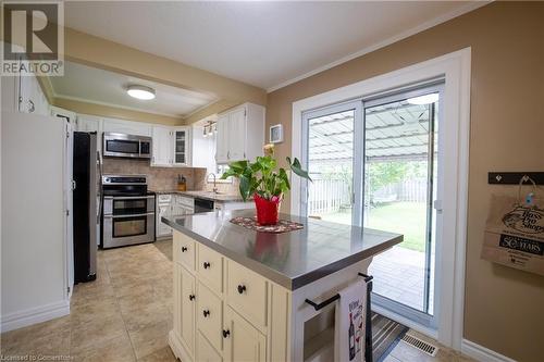 89 Queen Street S, Thorold, ON - Indoor Photo Showing Kitchen