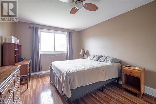 89 Queen Street S, Thorold, ON - Indoor Photo Showing Bedroom