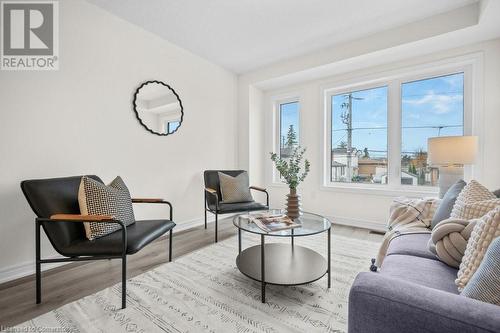 12 Reid Avenue N, Hamilton, ON - Indoor Photo Showing Living Room