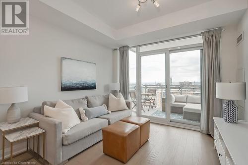 2025 Maria Street Unit# 1407, Burlington, ON - Indoor Photo Showing Living Room