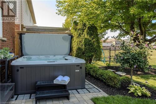 2440 Auckland Drive, Burlington, ON - Outdoor