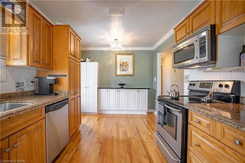 845 Grandview Road, Fort Erie, ON - Indoor Photo Showing Kitchen