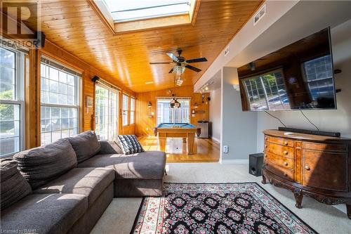 845 Grandview Road, Fort Erie, ON - Indoor Photo Showing Living Room