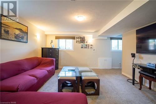 845 Grandview Road, Fort Erie, ON - Indoor Photo Showing Living Room