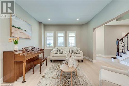 2213 Rosemount Crescent, Oakville, ON - Indoor Photo Showing Living Room