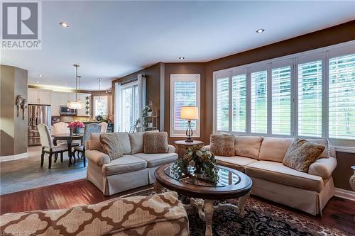 140 Dellgrove Circle, Cambridge, ON - Indoor Photo Showing Living Room