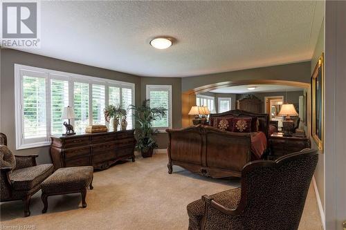 140 Dellgrove Circle, Cambridge, ON - Indoor Photo Showing Living Room