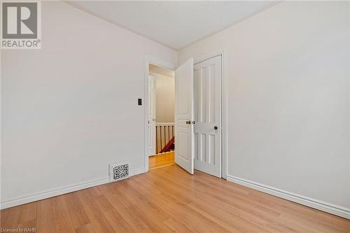 35 Barton Street W, Hamilton, ON - Indoor Photo Showing Other Room