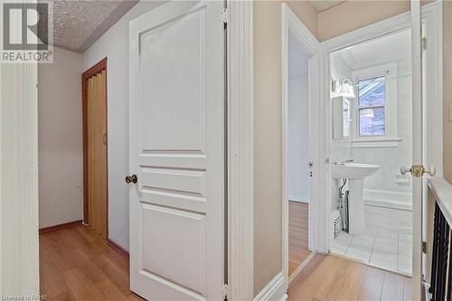 35 Barton Street W, Hamilton, ON - Indoor Photo Showing Other Room