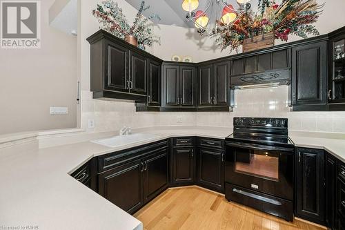 2282 Turnberry Road Unit# 15, Burlington, ON - Indoor Photo Showing Kitchen