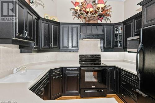 2282 Turnberry Road Unit# 15, Burlington, ON - Indoor Photo Showing Kitchen