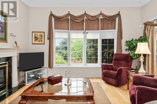 2282 Turnberry Road Unit# 15, Burlington, ON - Indoor Photo Showing Living Room With Fireplace