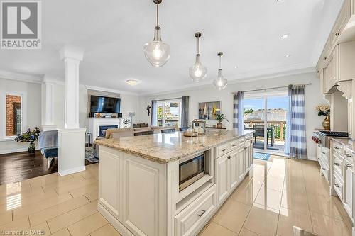 59 Onyx Court, Hamilton, ON - Indoor Photo Showing Kitchen With Upgraded Kitchen